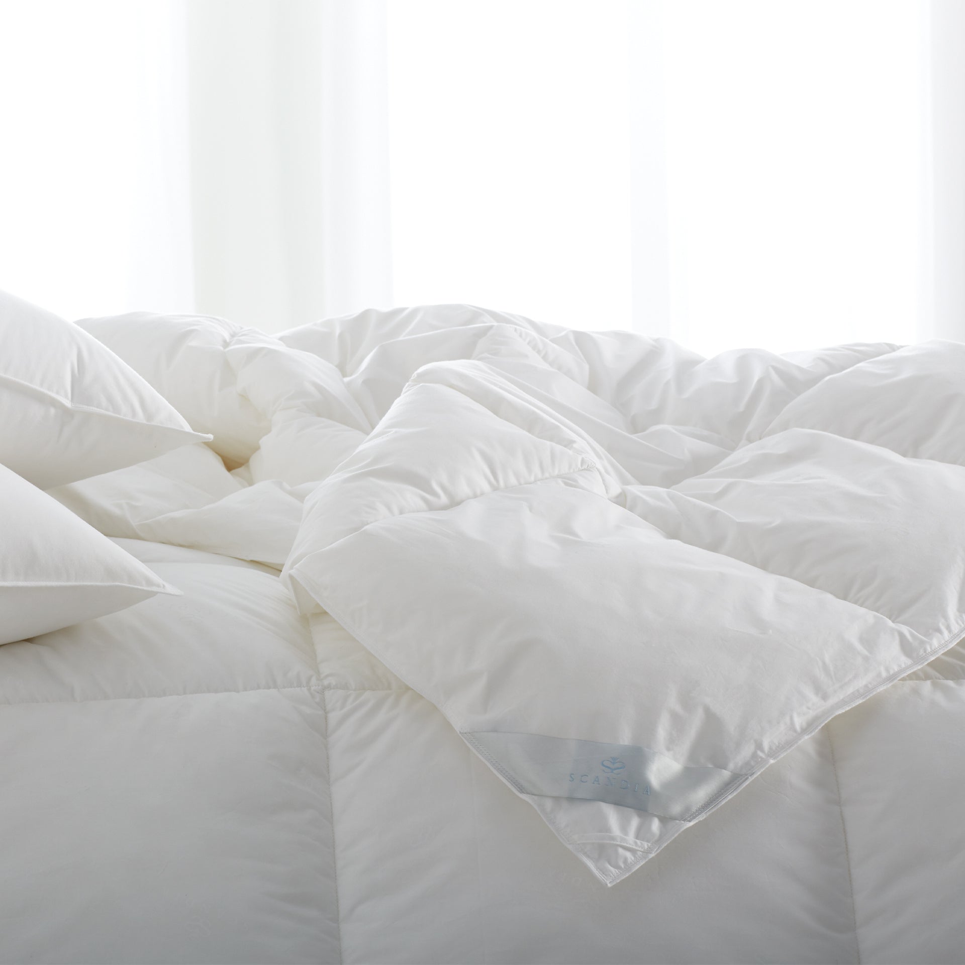 bergen-down-free-comforter-scandiahome-downalternative-2-web.jpg