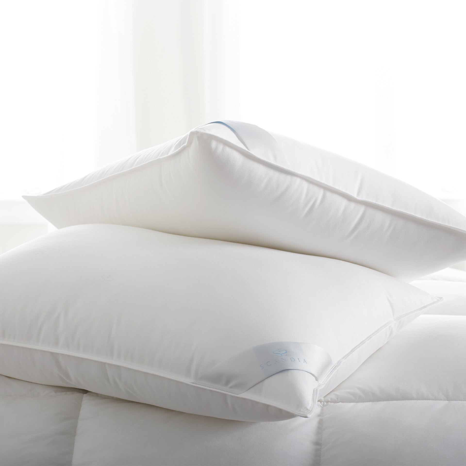 bergen-down-free-pillow-scandiahome-downalternative-1-web.jpg