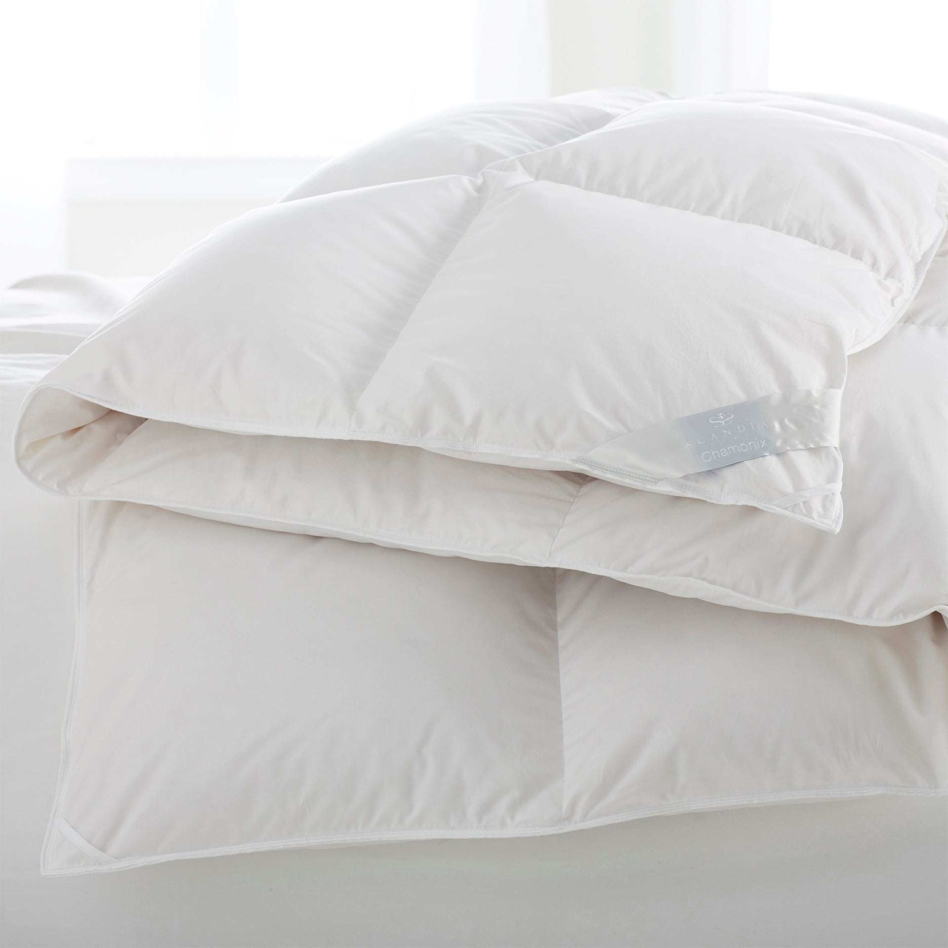 chamonix-comforter-scandiahome-siberianwhitedown-1-web.jpg