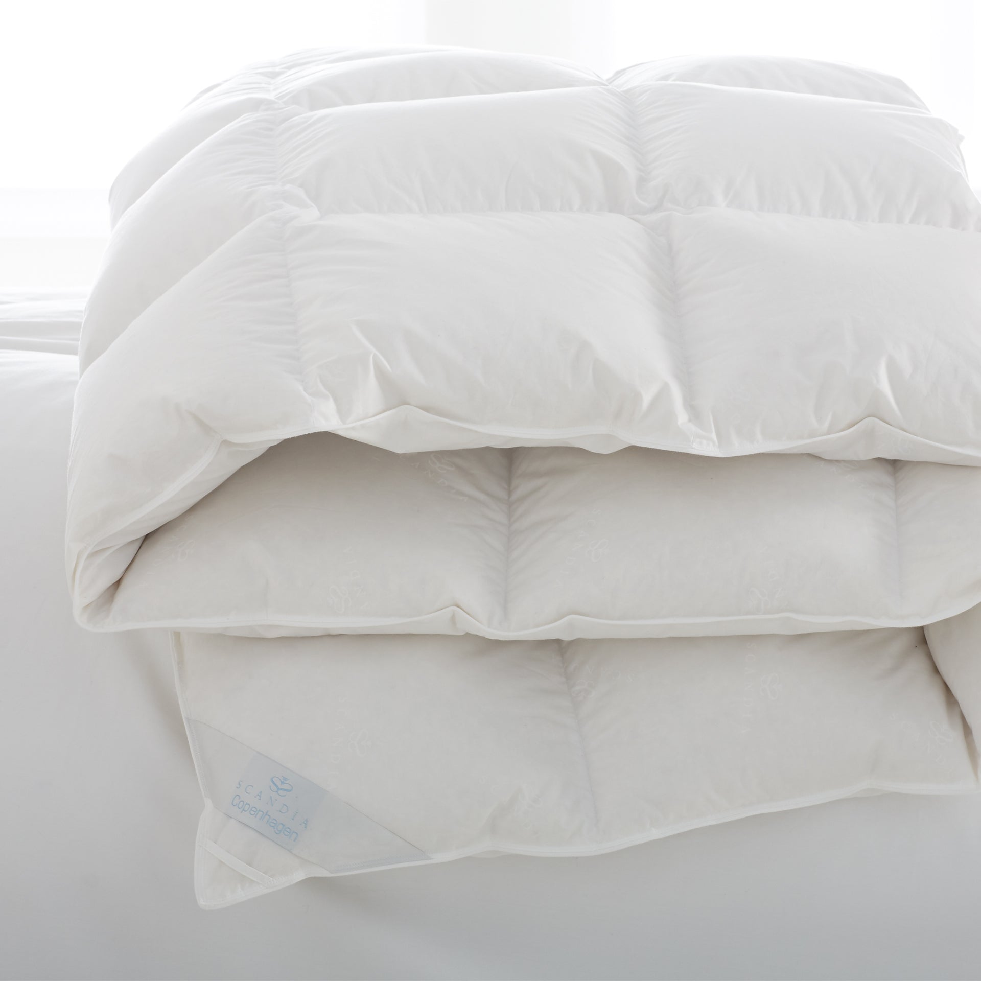 copenhagen-comforter-scandiahome-europeanwhitedown-1-web.jpg